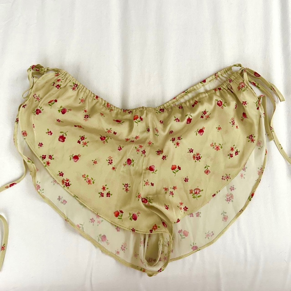 FLORAL SATIN ZARA SHORTS